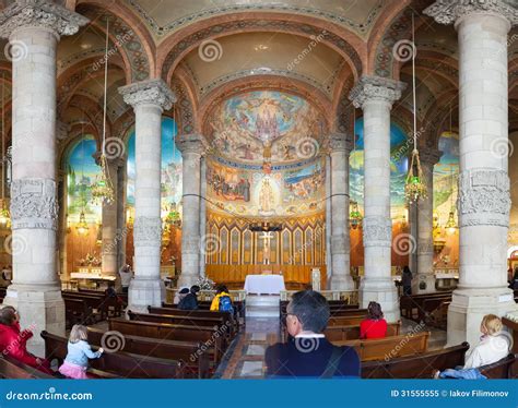 Interior of Church of the Sacred Heart Editorial Image - Image of house, neogothic: 31555555