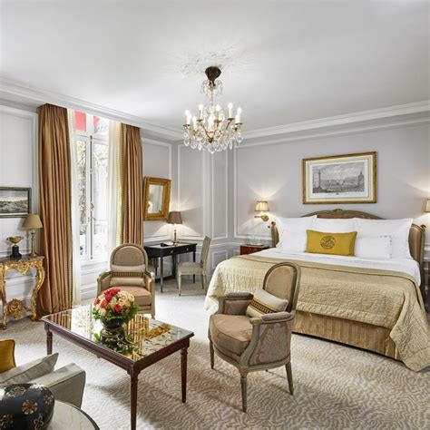 Paris Rooms With Eiffel Tower Views At Hôtel Plaza Athénée