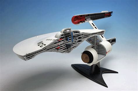 1:537 STAR TREK USS ENTERPRISE NCC1701 - CUTAWAY MODEL