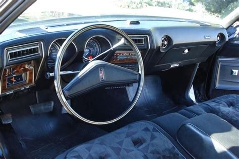 1976 Oldsmobile Cutlass Supreme Brougham interior