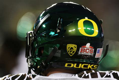 Oregon Football's New Bowl Helmets Are Sweet - The Spun: What's ...