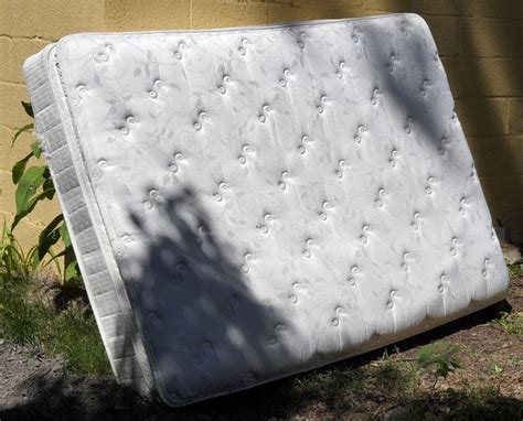 Things to remember when disposing of an old mattress & box spring