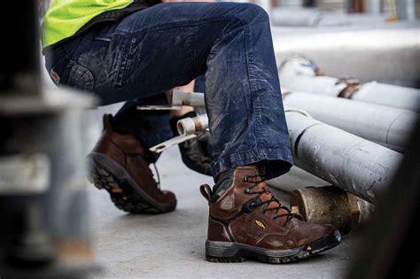 What Safety Shoes Are Best for Construction, Healthcare and Other ...