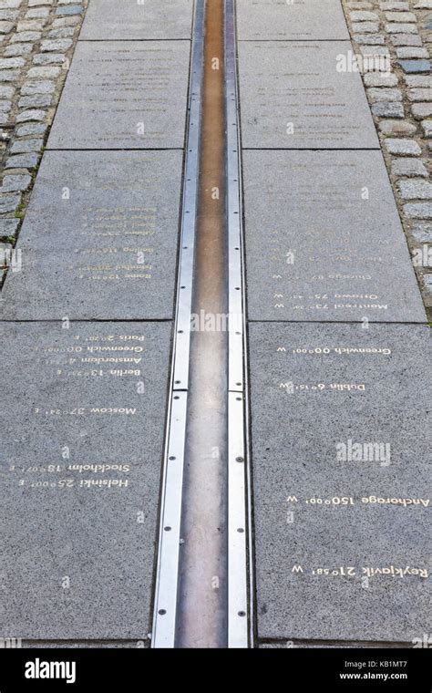 England, London, royal Greenwich Observatory, meridian line Stock Photo ...