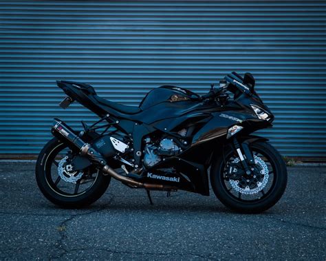 All black with a touch of green (2019 ZX6R) : Kawasaki