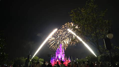 "Wishes" fireworks show at Walt Disney World 6/1/16. : r/lgg5