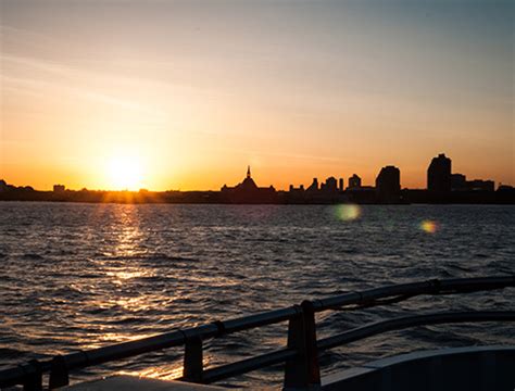 Book a Harbour Lights Cruise in New York - AttractionTix