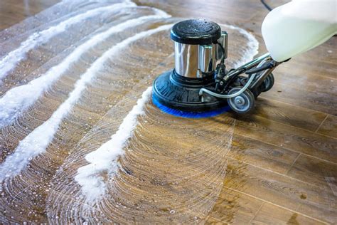 Hardwood Floor Cleaning And Polishing – Flooring Tips