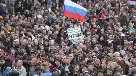 Moscow protests: Opposition rally 'largest since 2011' - BBC News