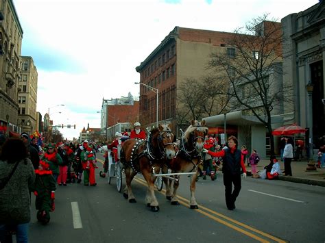 Frank's Place: Scranton Christmas Parade