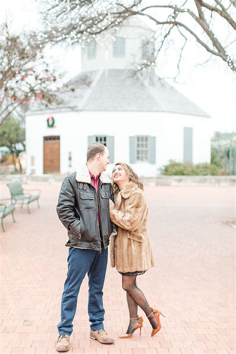 Christiana + Travis | Fredericksburg Christmas Engagement Session ...