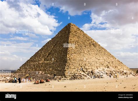 Pyramid of Menkaure, Great pyramids, the three Great pyramids, in sandy ...