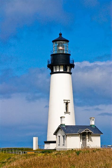 "Yaquina Bay Lighthouse, Newport, Oregon" by Mike Truong | Redbubble