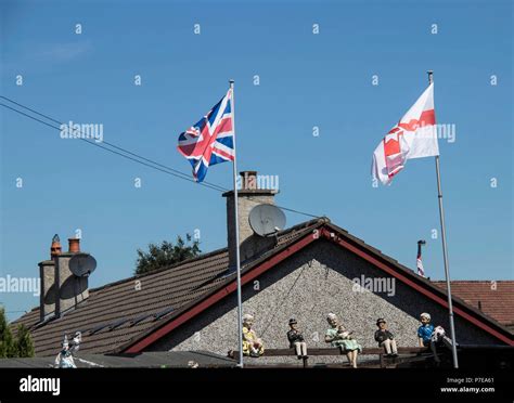 Loyalist flags hi-res stock photography and images - Alamy