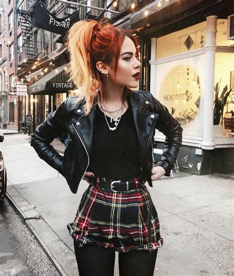 𝐎𝐋𝐃 𝐅𝐑𝐈𝐄𝐍𝐃𝐒 ᴅᴇʀᴇᴋ ʜᴀʟᴇ | Punk outfits, Cute outfits, Grunge fashion