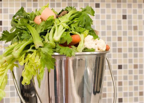 Composting Kitchen Scraps - Tips For Composting Kitchen Waste | Gardening Know How