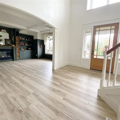 luxury vinyl plank in high-end homes 2020 - lowpricefruits