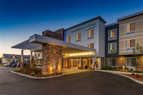 FAIRFIELD INN & SUITES BY MARRIOTT PLYMOUTH WHITE MOUNTAINS $112 ...