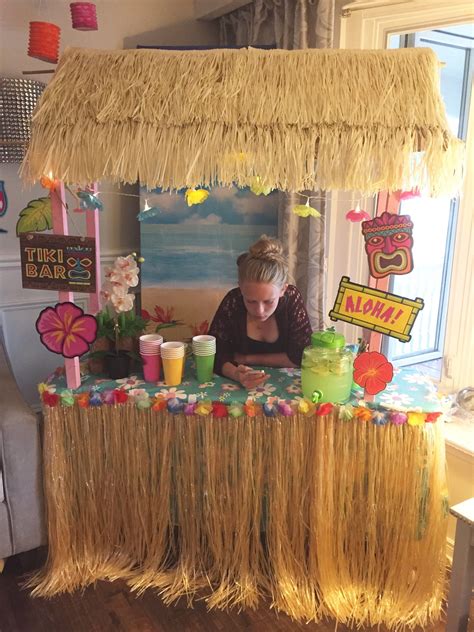 DIY Tiki Bar - a purdy little house | Luau party decorations, Hawaiian party decorations, Tiki party