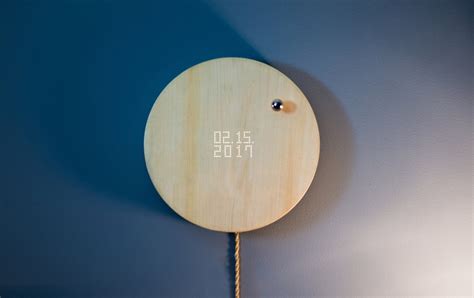 STORY clock: a levitating sphere to indicate time : DesignWanted