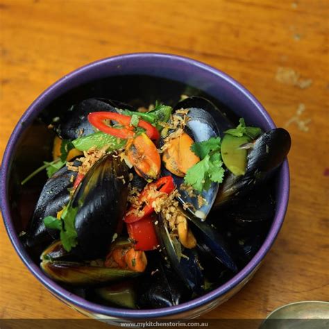 Green Curry Mussels | My Kitchen Stories