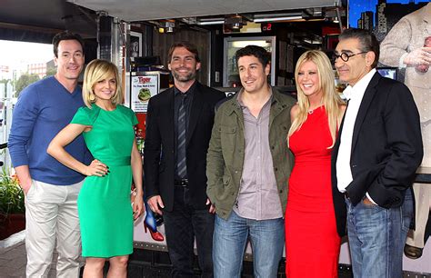 File:American Reunion Cast 2.jpg - Wikimedia Commons