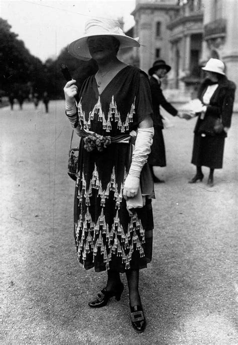 French fashion through old street style photographs, 1910-1920 - Rare ...