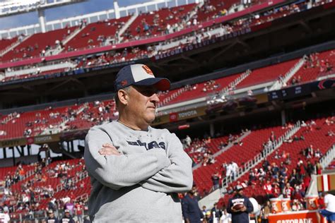 Opinion: Vic Fangio is the favorite for the Broncos head coaching job ...