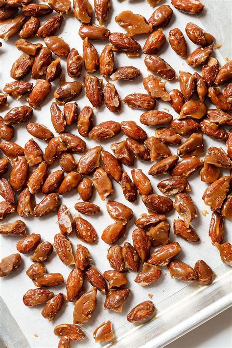 Honey Roasted Almonds with Cinnamon — Eatwell101