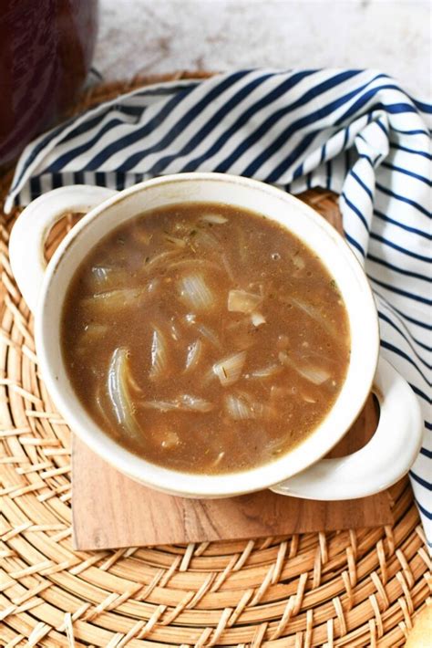 French Onion Soup made with Vidalia Onions - Sizzling Eats