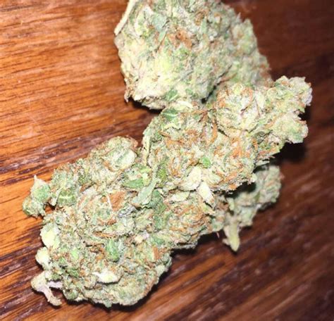 GG4 aka Gorilla Glue, Original Glue, Gorilla Glue #4, Glue Weed Strain Information | Leafly