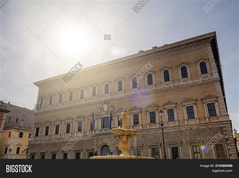 Palazzo Farnese Rome Image & Photo (Free Trial) | Bigstock