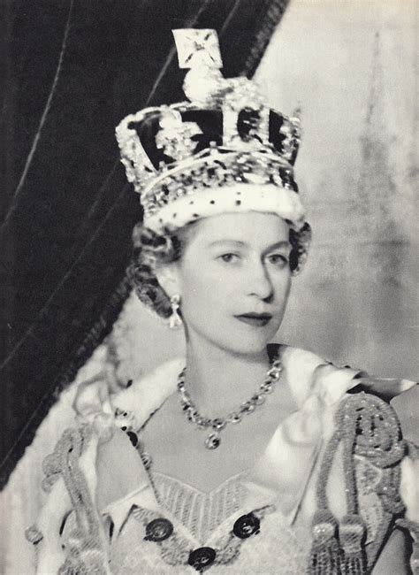 Coronation Portrait of Queen Elizabeth II by Cecil Beaton BW - Etsy