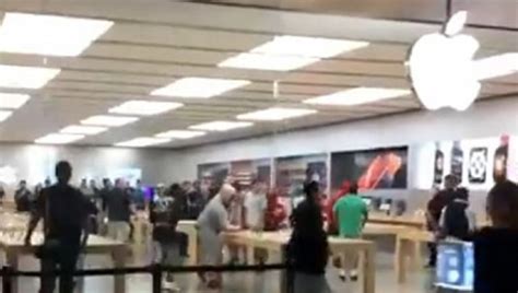 Thieves make off with goods at Santa Rosa Apple store in broad daylight