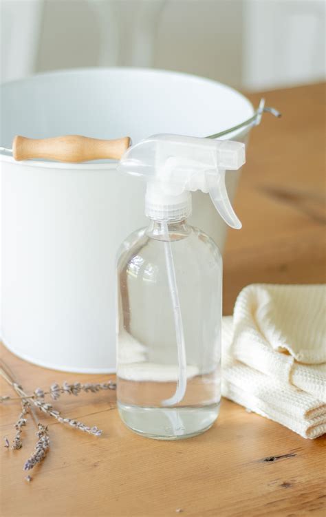 Natural Homemade Glass Cleaner - Streak Free - The Homestyle Cottage