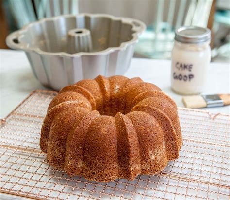 Classic moist vanilla bundt cake with buttermilk glaze | Recipe | Bundt cake, Bundt, Vanilla ...