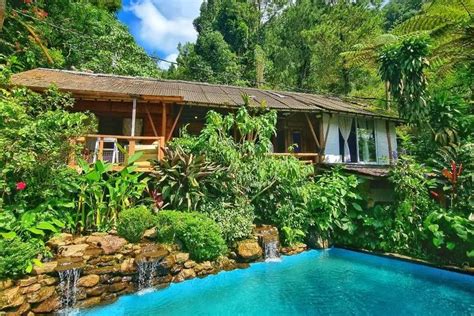 6 Vila di Puncak dengan Private Pool yang Instagramable