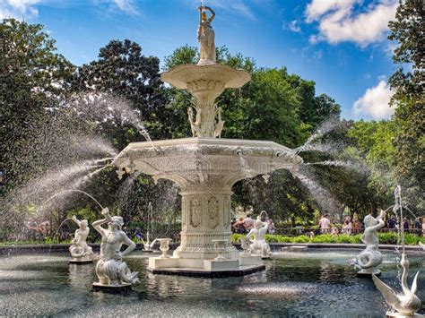 Forsyth Park Fountain Located in Historic Savannah, Georgia Editorial ...