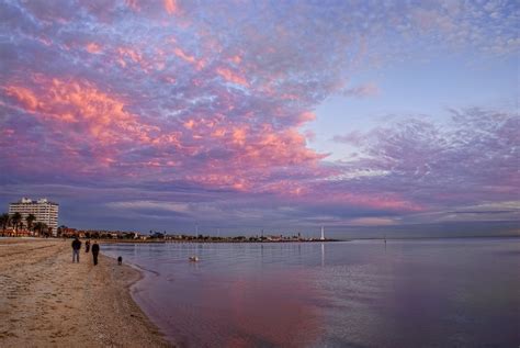 St Kilda beach | Sunset colours over St Kilda beach | Chris Mitchell | Flickr