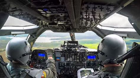 US Pilots Fly Gigantic B-1 Lancer So Fast the Cockpit Starts to Shake ...