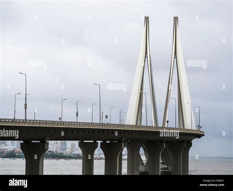 Rajiv Gandhi Sea Link, bridge connection western Mumbai, India Stock Photo - Alamy