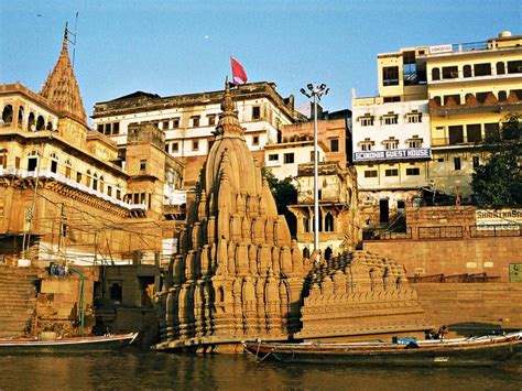 5 Most Divine & Famous Ghats In Banaras | Varanasi Ghats | Solitary ...