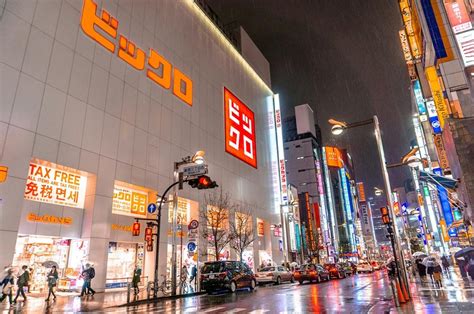 Shinjuku Shopping - 10 Shops & Malls You Should Buy From