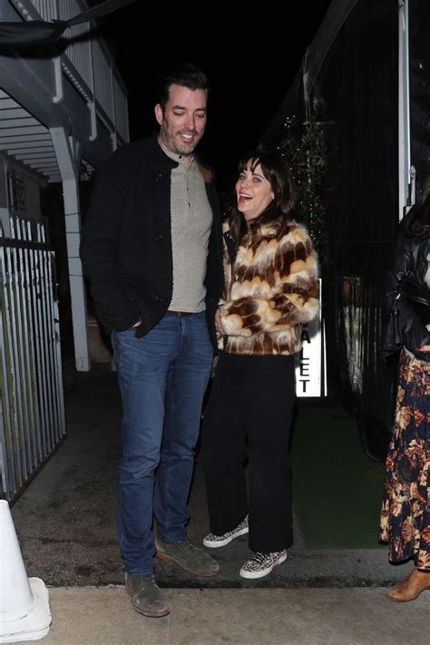 ZOOEY DESCHANEL and Jonathan Scott Out for Dinner in Los Angeles 12/22/2022 – HawtCelebs