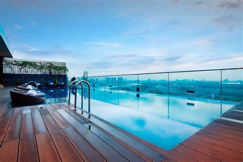 Liberty Central Saigon Riverside Hotel Pool: Pictures & Reviews ...