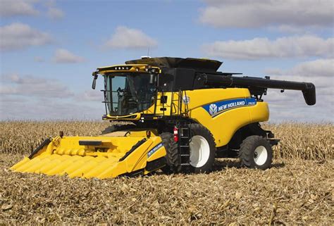 New Holland Introduces CR6.80 Combine with all the Benefits of 40 Years ...