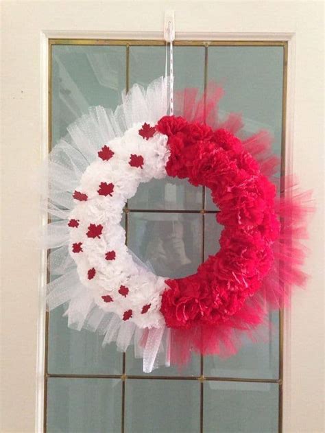 How To Make A Canada Day Wreath | Home Trends Magazine