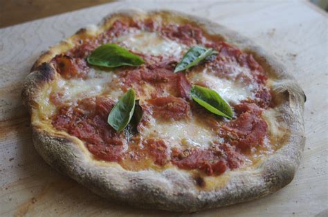 Margarita Pizza (Napoletana Style Dough) Recipe - MakeBetterFood.com