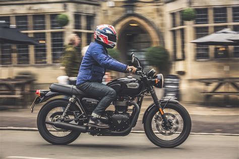 2017 Triumph Bonneville T100 review | Visordown