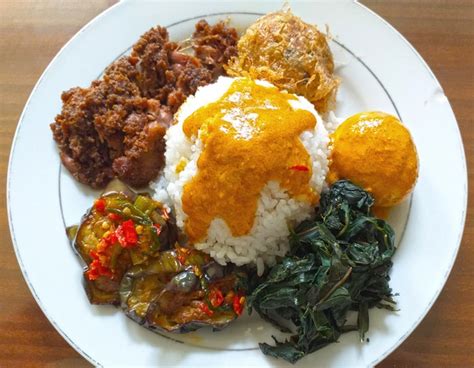 5 Jenis Lauk Yang Paling Sering Kita Gunakan Ketika Makan Nasi Padang - Bebaspedia.com